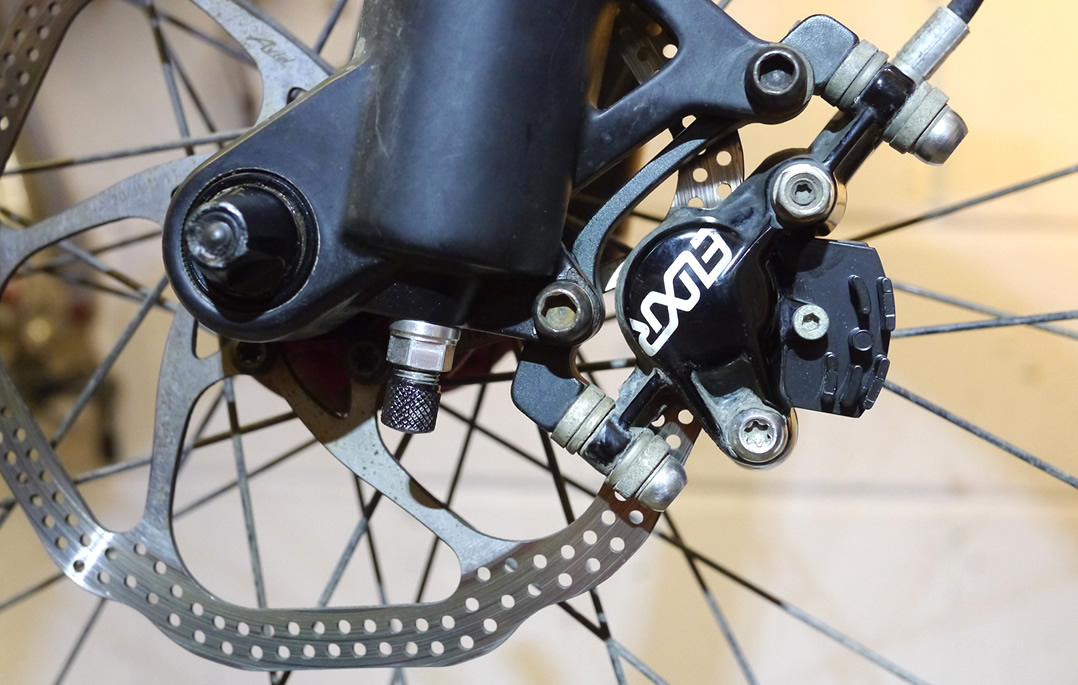 Uberbike Finned Brake Pads Mounted